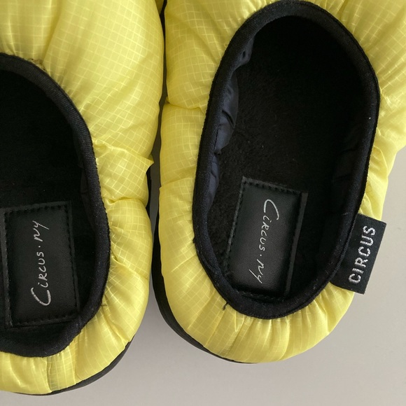 Circus puff slides slippers ✨ free with purchase - Picture 6 of 6